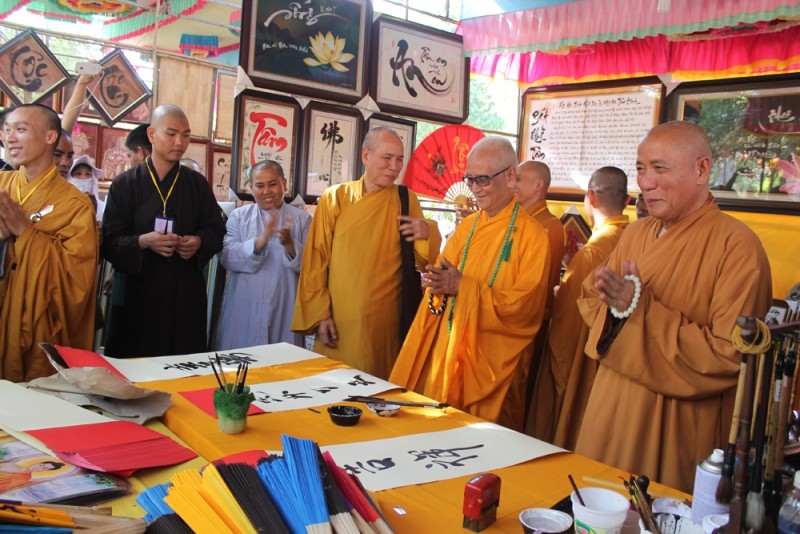 khai but thu phap.JPG