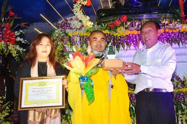 Bế mạc tuần lễ chiêm bái Phật ngọc tại Quảng Nam ảnh 3 phatngoc62.jpg