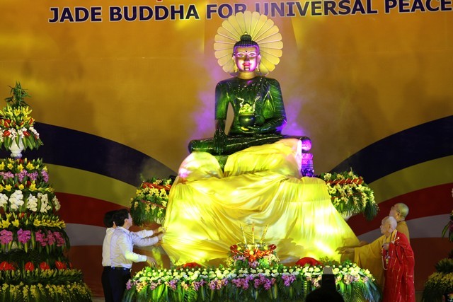 Ninh Bình: An vị tôn tượng Phật ngọc hòa bình thế giới ảnh 4 baidinh 4.jpg