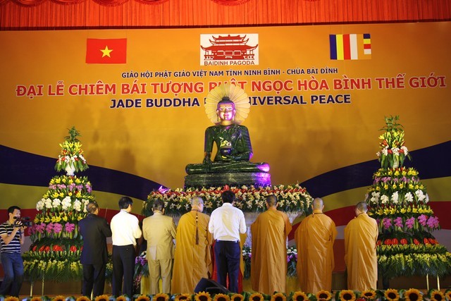 Ninh Bình: An vị tôn tượng Phật ngọc hòa bình thế giới ảnh 6 baidinh 6.jpg