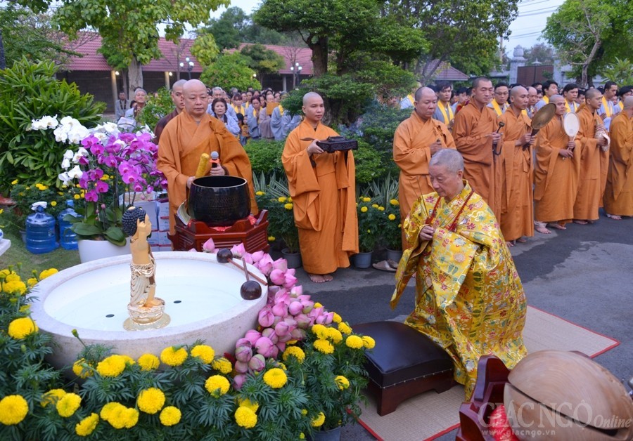 Le tam Phat - chua Hue Nghiem (3).JPG