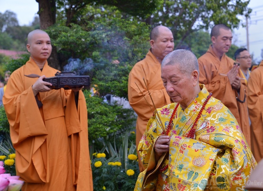 Le tam Phat - chua Hue Nghiem (4).JPG