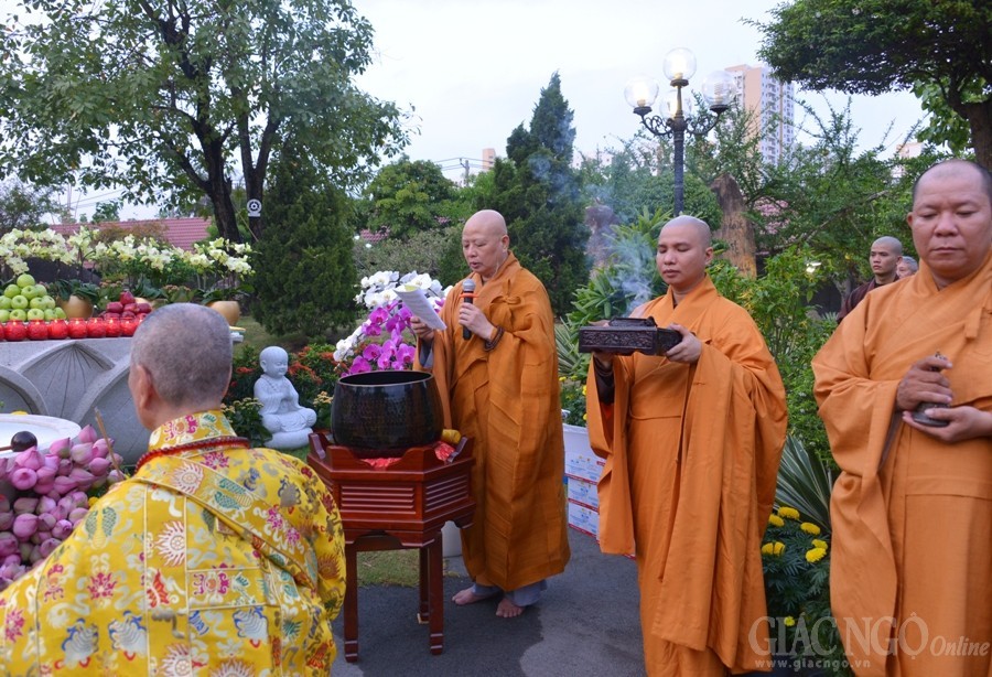 Le tam Phat - chua Hue Nghiem (5).JPG