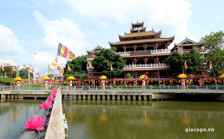 KHONG KHI pd (19).JPG