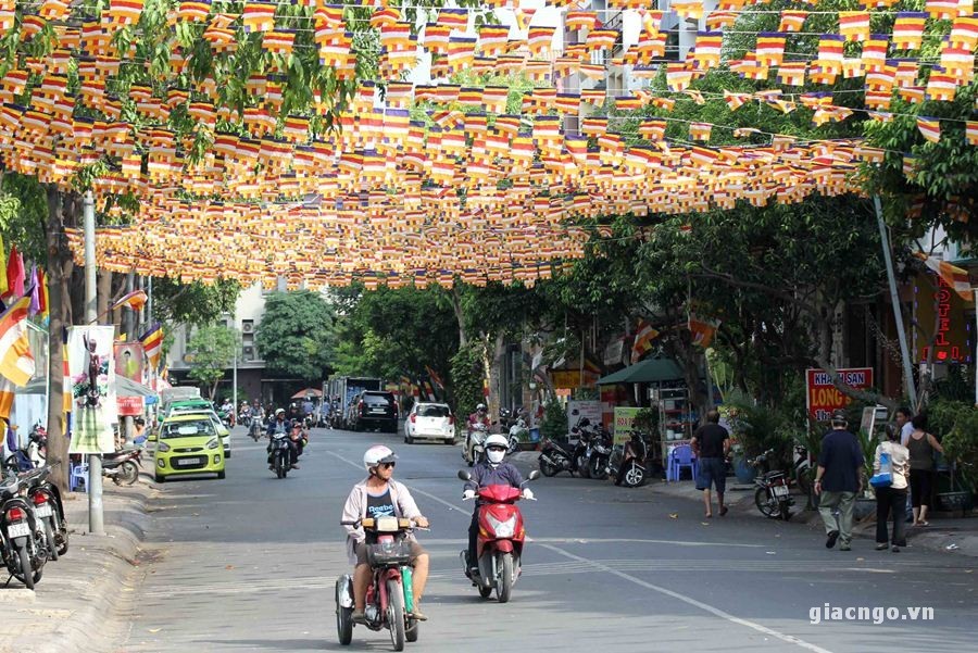 KHONG KHI pd (9).JPG