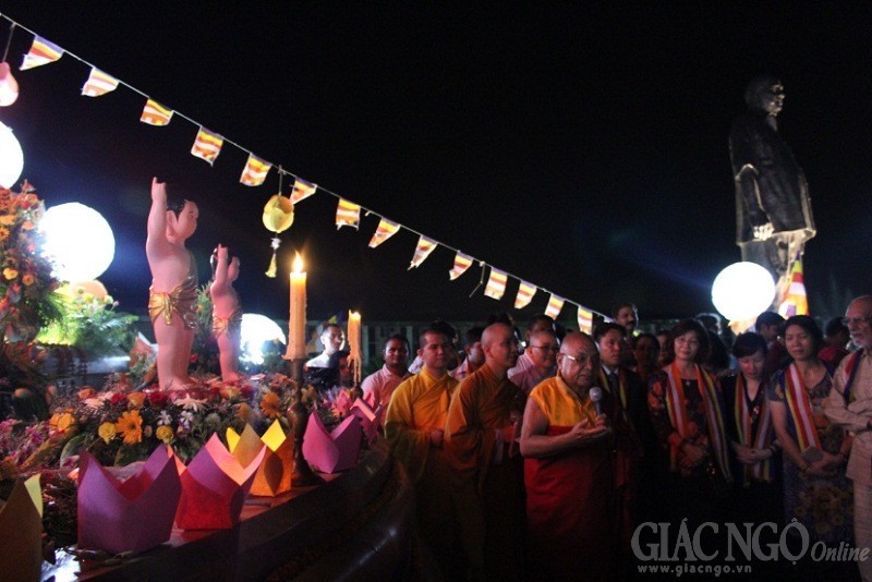 Tăng Ni du học sinh VN tại Ấn Độ mừng Phật đản ảnh 2 IMG_0078.jpg