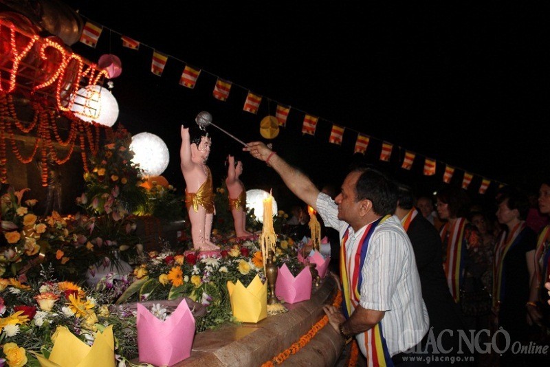 Tăng Ni du học sinh VN tại Ấn Độ mừng Phật đản ảnh 4 IMG_0142.jpg