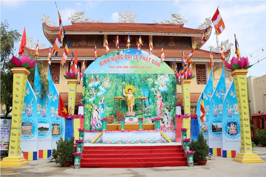 Chiêm ngưỡng lễ đài Phật đản tại các chùa ở TP.HCM ảnh 2 4ld.jpg
