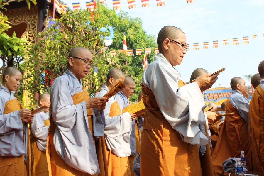 Trang nghiêm lễ Phật đản tại Q.Bình Tân ảnh 7 15bt.jpg