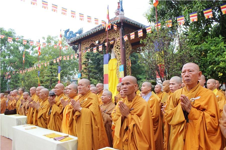 Trang nghiêm lễ Phật đản tại Q.Bình Tân ảnh 4 3bt.jpg