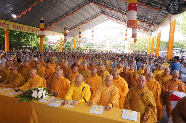 Bình Định: Đại lễ Phật đản trang nghiêm, thành kính ảnh 2 bdinh 2.jpg