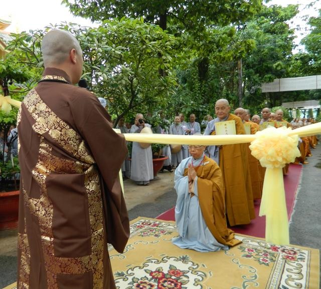 Tấn đàn truyền giới cho giới tử Giới đàn Đồng Huy ảnh 14 DSCN5265_128221975.jpg