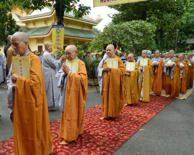 Tấn đàn truyền giới cho giới tử Giới đàn Đồng Huy ảnh 13 DSCN5285_563623154.jpg