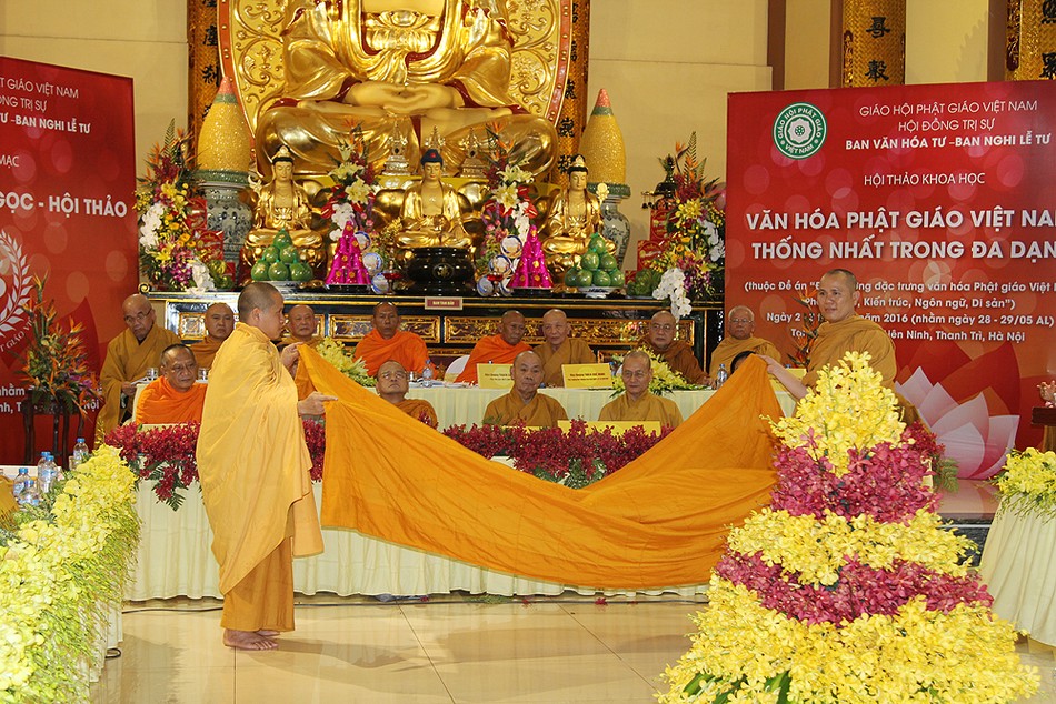 Bế mạc hội thảo về văn hóa Phật giáo VN ảnh 6 2 anh hn 6.jpg
