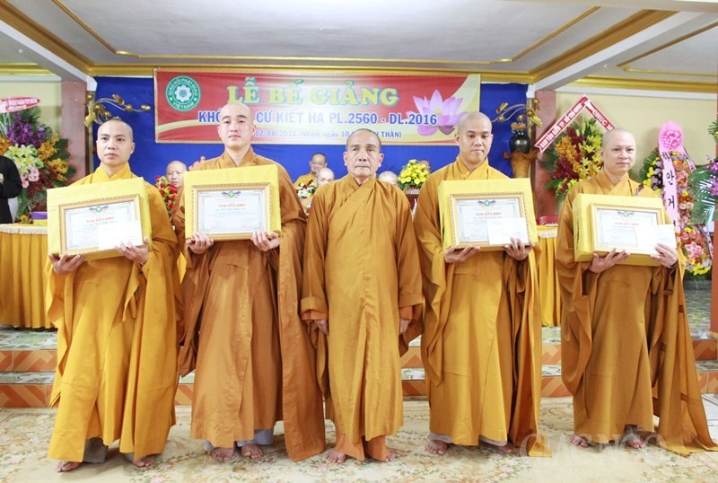 TP.HCM: Chùa Hưng Phước bế giảng khóa an cư ảnh 1 4hp.jpg