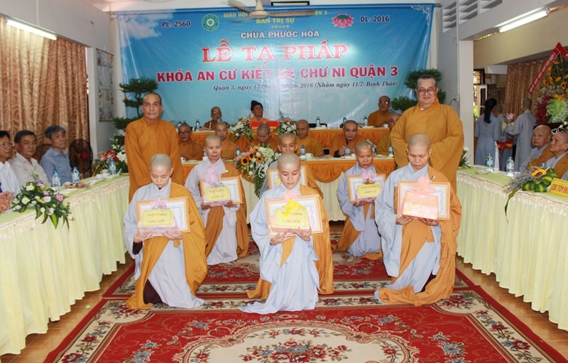 Chư Ni Q.3 tạ pháp An cư kiết hạ PL.2560 ảnh 5 10y.jpg