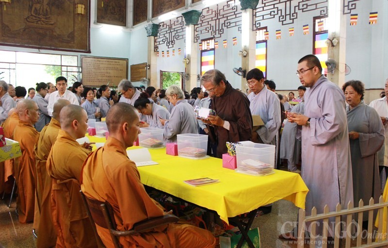 Phật tử chùa Xá Lợi cúng dường lễ tự tứ chư Tăng ảnh 5 6tt.jpg