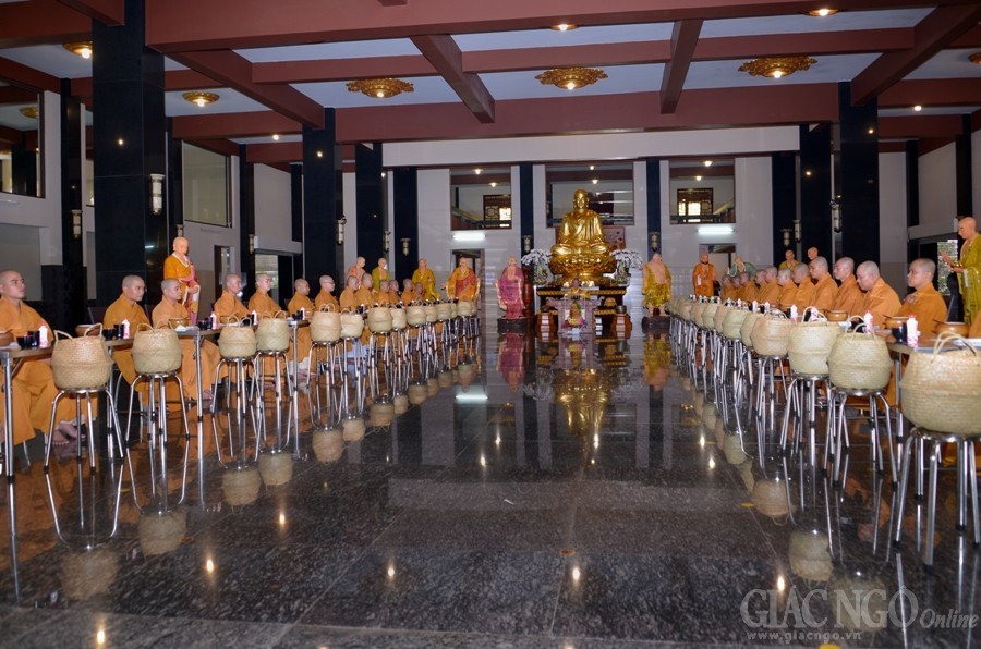 Le Vu Lan - mung 14-7 (3).JPG