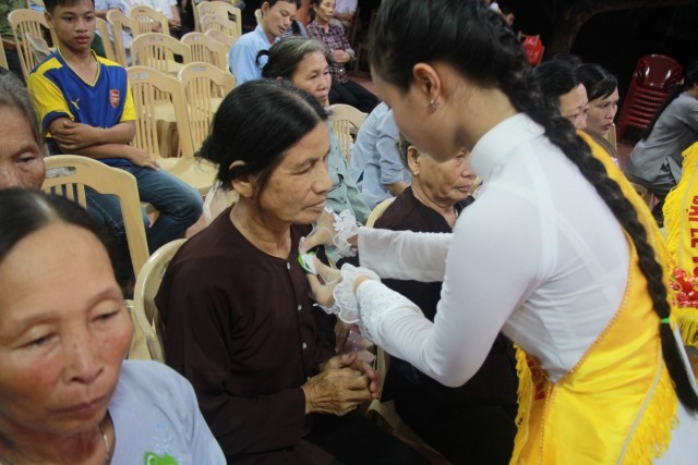 Thái Bình: Vu lan về với bệnh nhân phong ảnh 1 IMG_2664.jpg