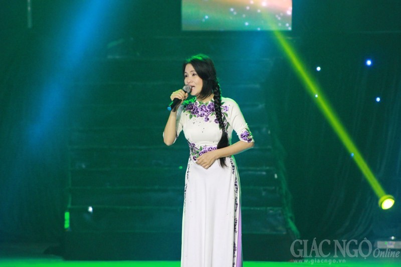 Chùm ảnh: Đêm văn nghệ “Phật giáo và dân tộc” ảnh 10 11vn.jpg