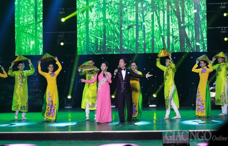 Chùm ảnh: Đêm văn nghệ “Phật giáo và dân tộc” ảnh 12 13vn.jpg