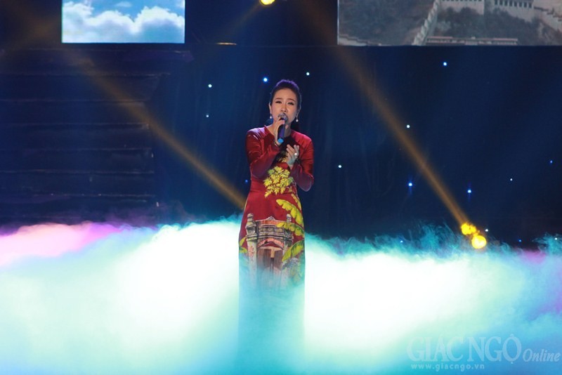 Chùm ảnh: Đêm văn nghệ “Phật giáo và dân tộc” ảnh 7 7vn.jpg