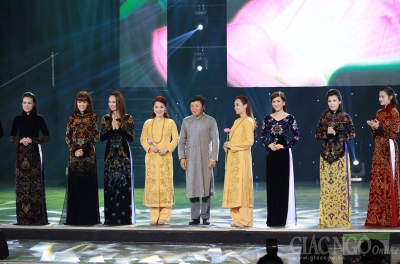 Chùm ảnh: Đêm văn nghệ “Phật giáo và dân tộc” ảnh 8 9vn.jpg