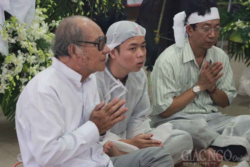 Đến chùa Ấn Quang viếng nghệ sĩ Út Bạch Lan lần cuối ảnh 2 3cu.jpg