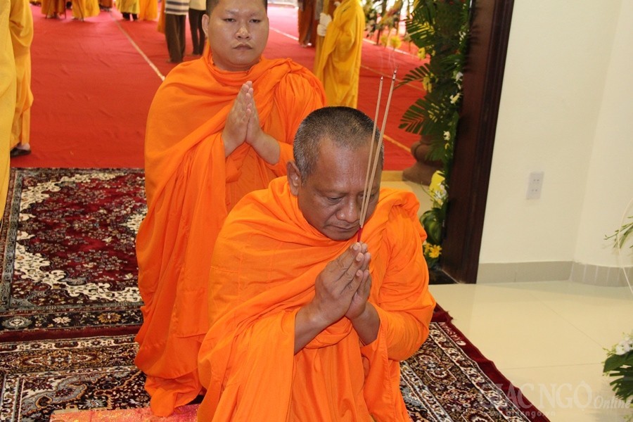 Các phái đoàn kính viếng cố HT.Thích Chơn Thiện ảnh 5 1.jpg