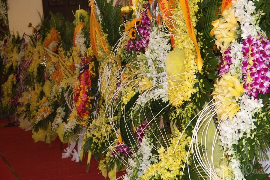 Các phái đoàn kính viếng cố HT.Thích Chơn Thiện ảnh 14 14.jpg