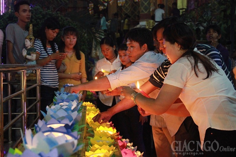 TP.HCM: Lễ hội Ok-om-bok tại chùa Chantarangsay ảnh 6 7ct.jpg