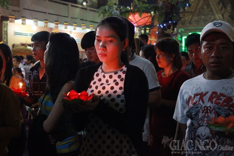 TP.HCM: Lễ hội Ok-om-bok tại chùa Chantarangsay ảnh 7 8ct.jpg