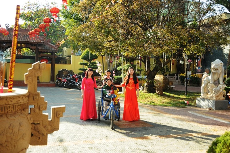 Kon Tum: Hoạt động tri ân, lễ Phật nhân Tết Đinh Dậu ảnh 4 8 Vieng chua.jpg