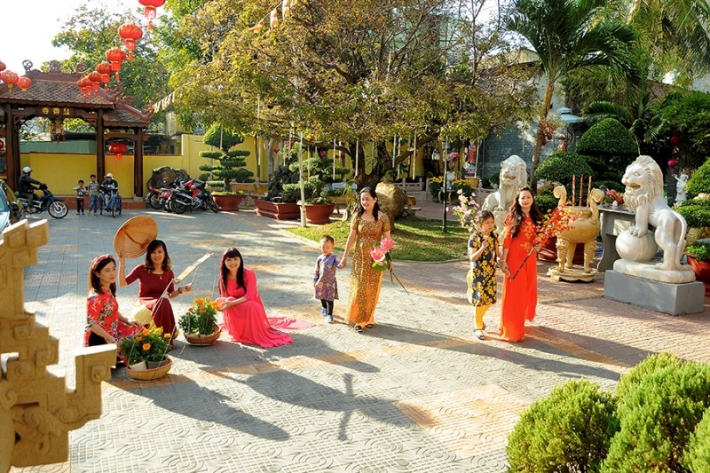 Kon Tum: Hoạt động tri ân, lễ Phật nhân Tết Đinh Dậu ảnh 5 9 Vieng chua.jpg