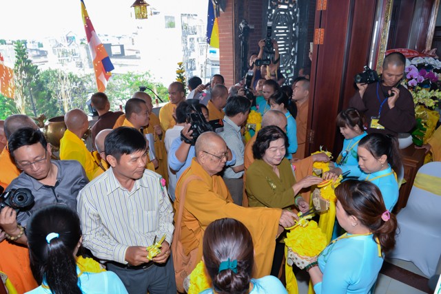 TP.HCM: Trang nghiêm lễ khánh thành chùa Vạn Đức ảnh 6 DSC_8655_404083146.jpg