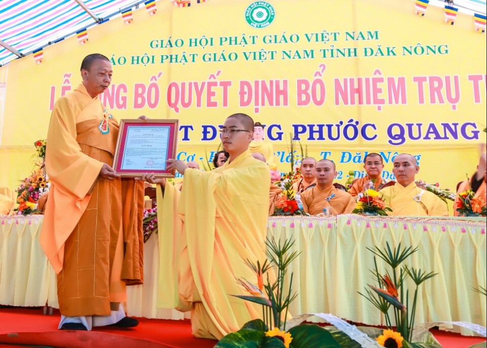 Niệm Phật đường Phước Quang chính thức có trụ trì ảnh 3 anh plac1.jpg