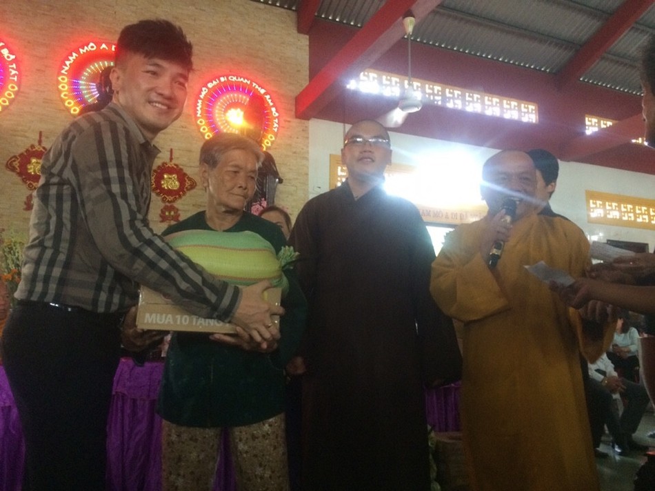 PG Sóc Trăng làm từ thiện trước thềm Đại hội ảnh 1 IMG_20170319_233906.jpg