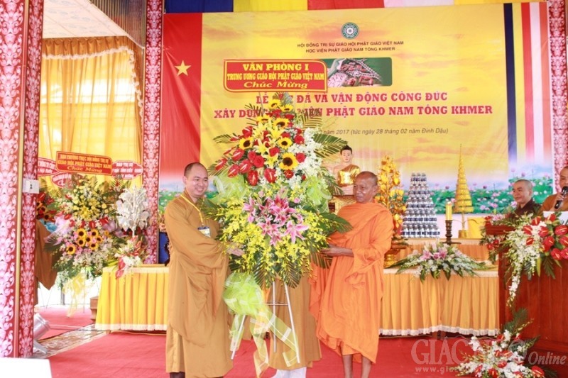 Đặt đá xây dựng Học viện Phật giáo Nam tông Khmer ảnh 6 9.jpg