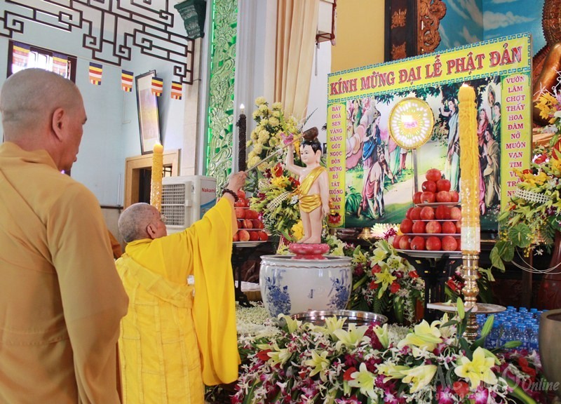 TP.HCM: Lễ tắm Phật tại chùa Xá Lợi ảnh 3 4xl.jpg