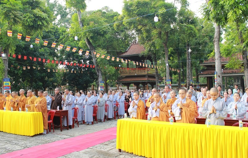 Trang nghiêm Đại lễ Phật đản tại Q.Tân Bình ảnh 5 5tb.jpg