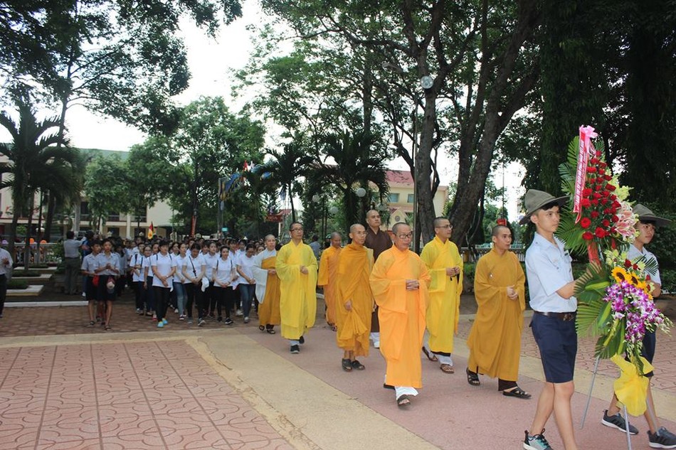 Bạn trẻ đạp xe kính mừng Phật đản ở Buôn Ma Thuột ảnh 3 a dak lak 3.jpg