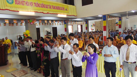 Phật giáo Bến Tre mừng Phật đản PL.2561 ảnh 4 6bt.jpg