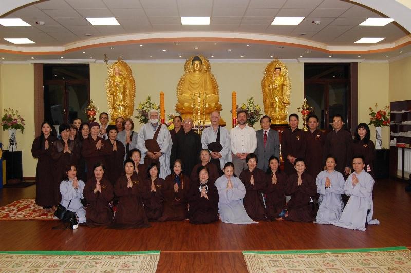 Giáo hội Phật giáo Tan Kapuja thăm chùa Việt ở Hungary ảnh 3 tuegiac 1.jpg
