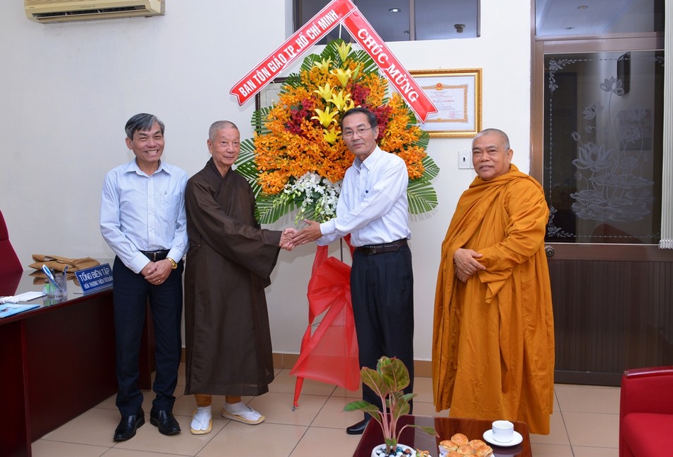 Chuc mung BGN (3).JPG