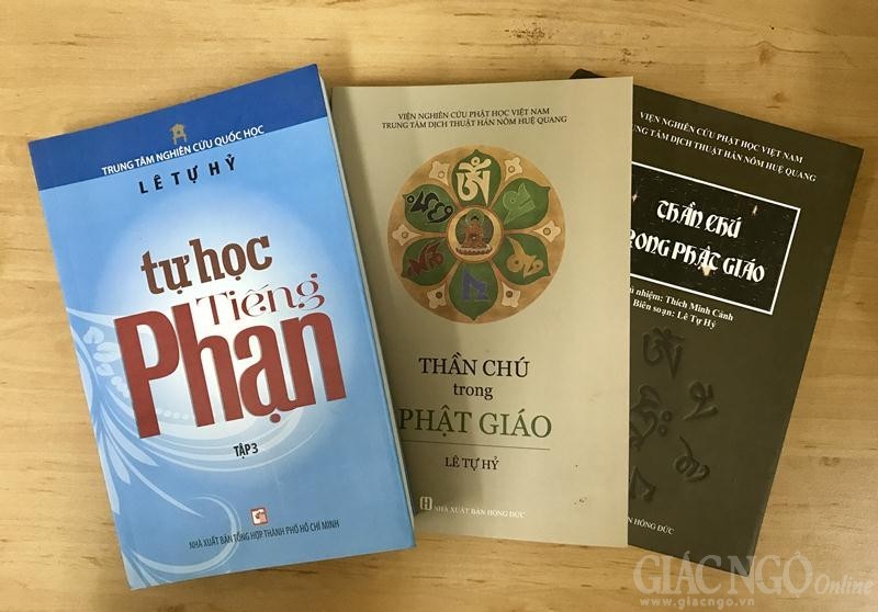 Vị cư sĩ nỗ lực đưa chữ Phạn đến gần với người Việt ảnh 2 GS Hy2.jpg