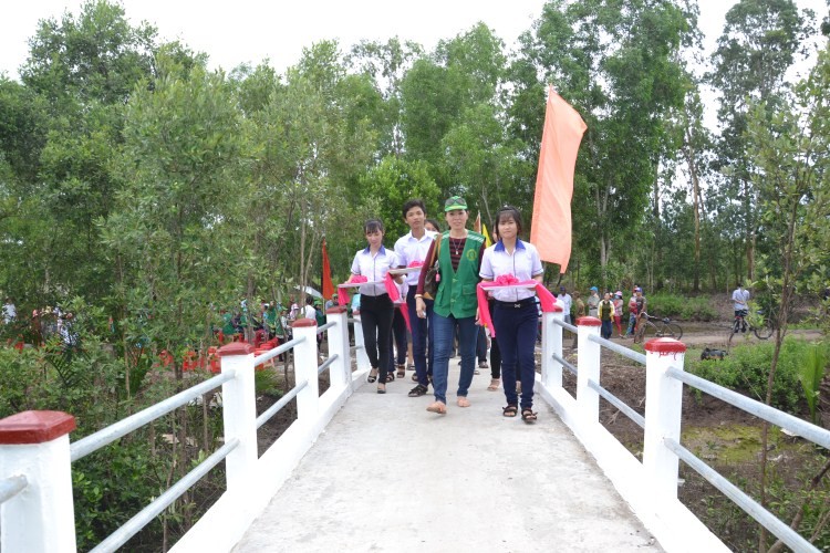 Phật tử Lá Bồ Đề cúng dường, xây cầu tại Bạc Liêu ảnh 3 DSC_0146.jpg