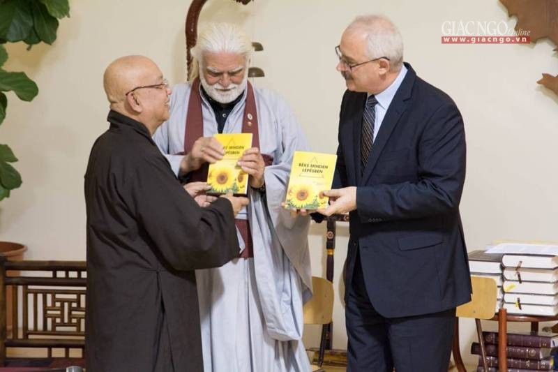 Khai mạc tháng Văn hóa Phật giáo VN ở Hungary ảnh 2 vhpgvn4.jpg