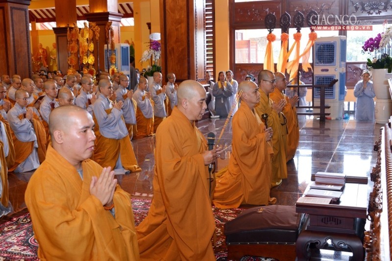 Tung kinh chieu (1).jpg