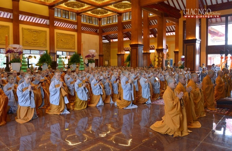 Tung kinh chieu (2).jpg