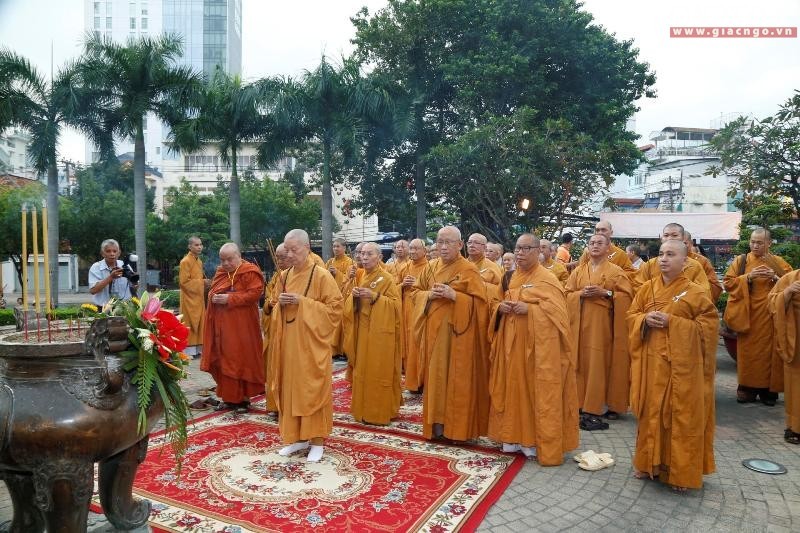 Dâng hương tưởng niệm Bồ-tát Thích Quảng Đức ảnh 1 vvt 15.jpg